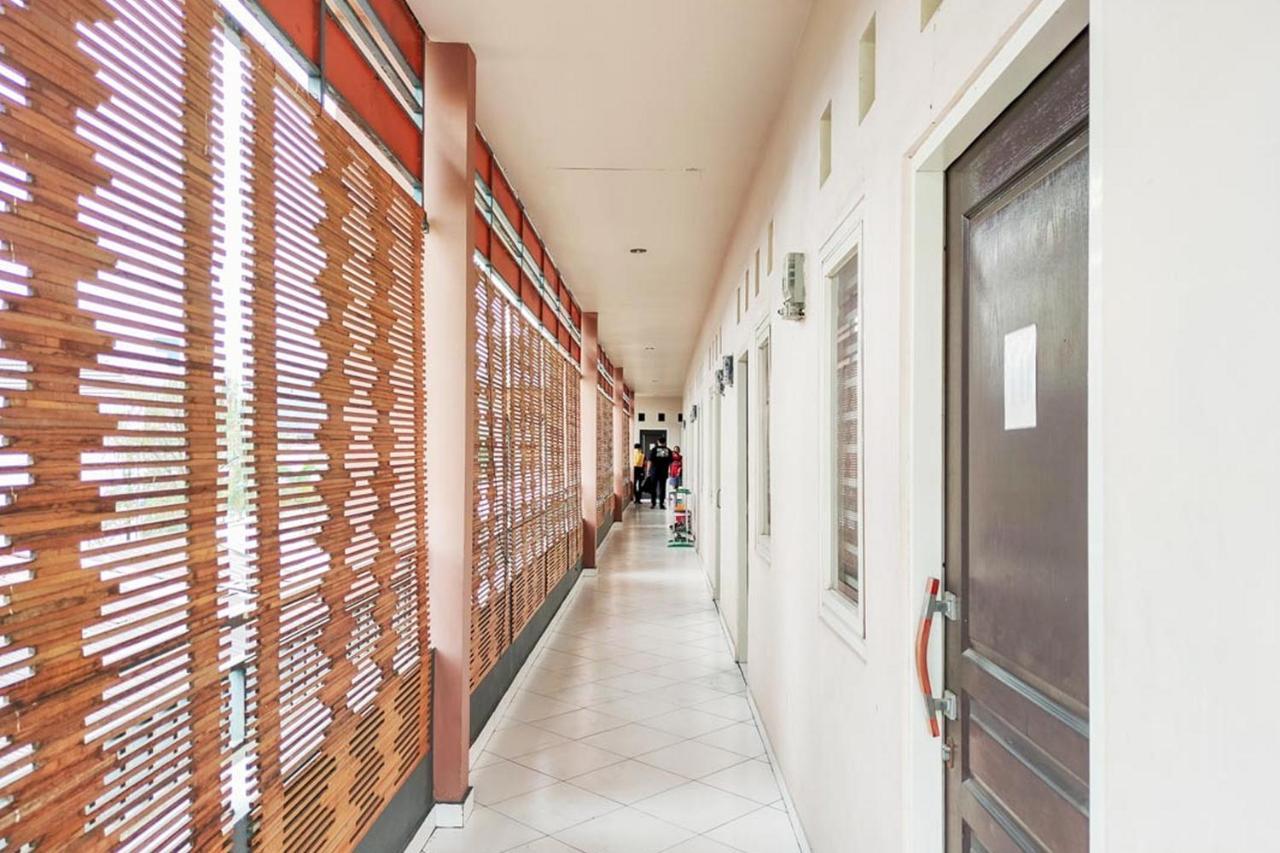 Chandra Graha Guesthouse Palu Buitenkant foto