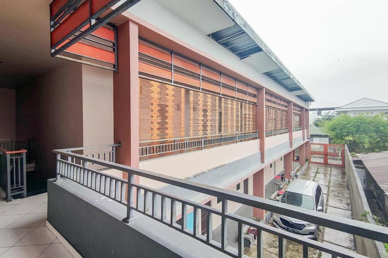 Chandra Graha Guesthouse Palu Buitenkant foto