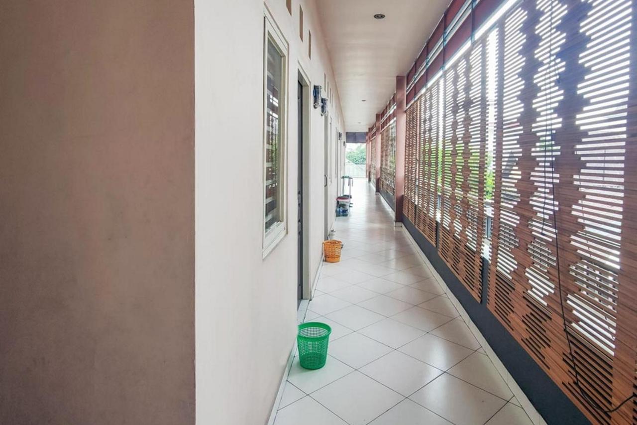 Chandra Graha Guesthouse Palu Buitenkant foto
