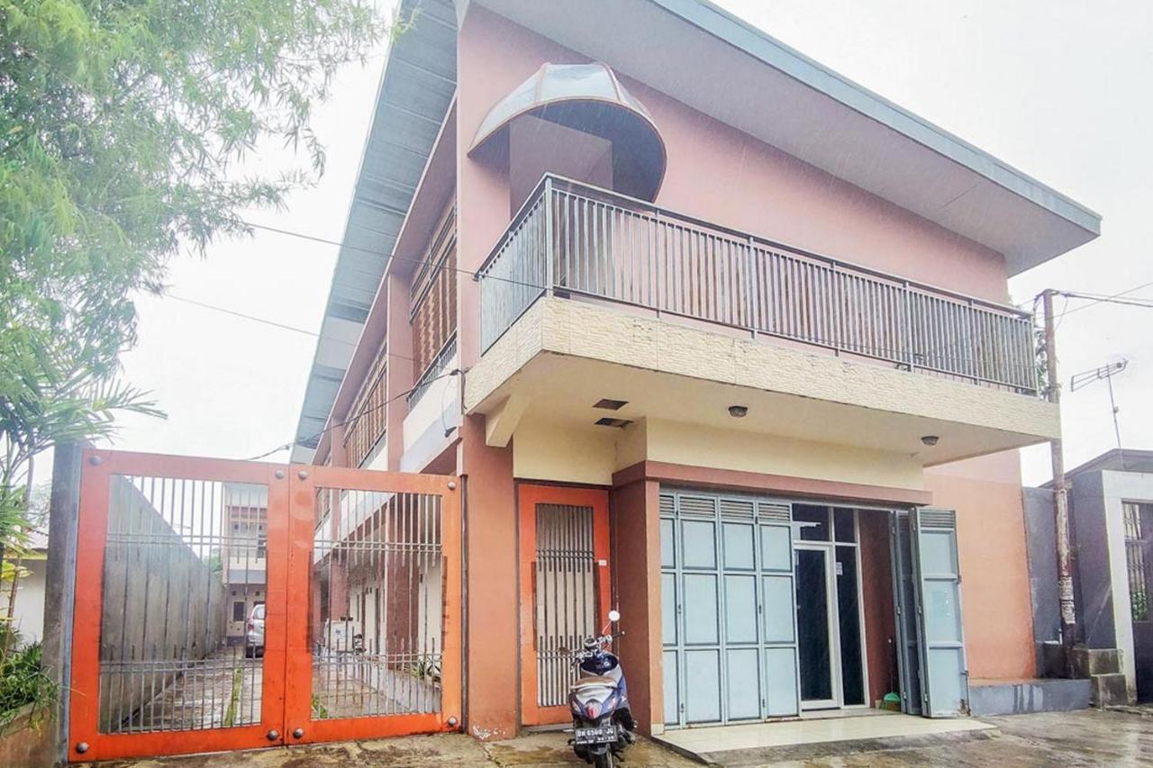 Chandra Graha Guesthouse Palu Buitenkant foto